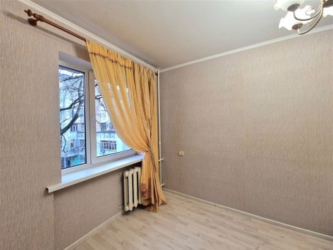 3-к квартира, 4/5 эт., 58м²