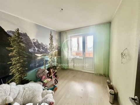 4-к квартира, 6/9 эт., 93м²