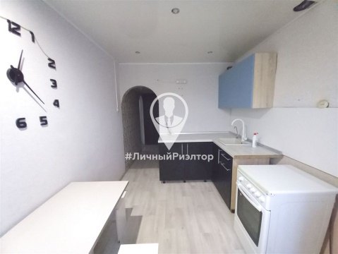 2-к квартира, 8/9 эт., 50м²