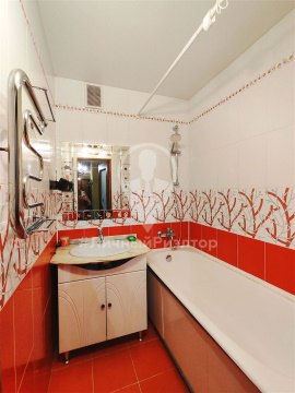 2-к квартира, 8/10 эт., 80м²