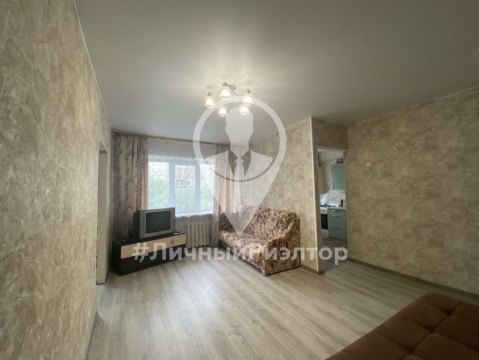 2-к квартира, 1/2 эт., 42м²