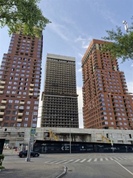 2-к квартира, 12/33 эт., 65м²