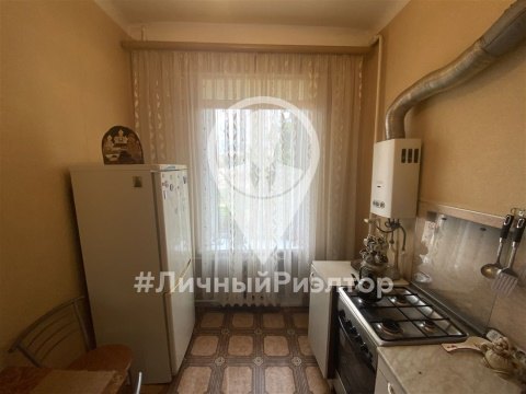 3-к квартира, 1/2 эт., 63м²